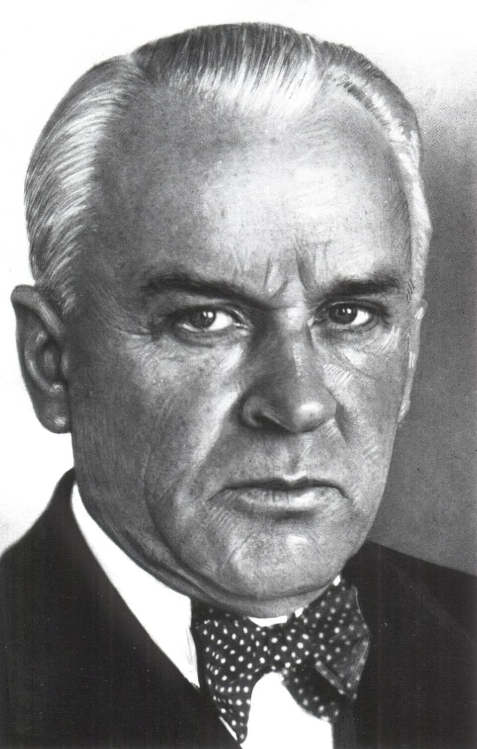 Robert Andrews Millikan - Creator/Photographer: Unidentified photographer
Medium: Medium unknown
Dimensions: 16.2 cm x 10.4 cm
Date: Prior to 1953
Collection: Scientific Identity: Portraits from the D