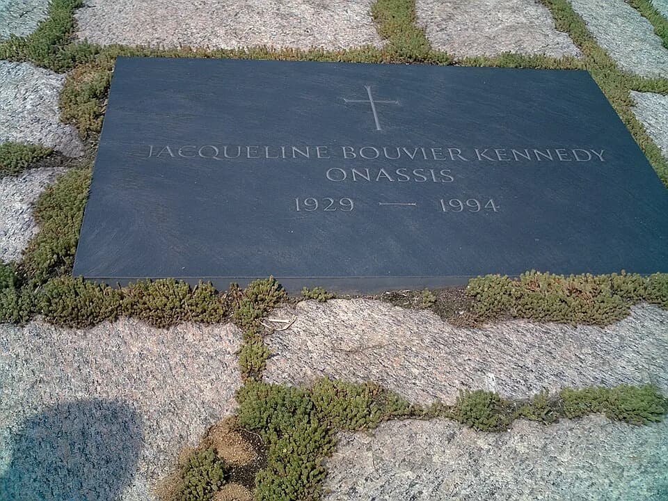 Jacqueline Kennedy Onassis - Grave of Jacqueline Kennedy Onassis, taken on a trip to Washington, D.C.