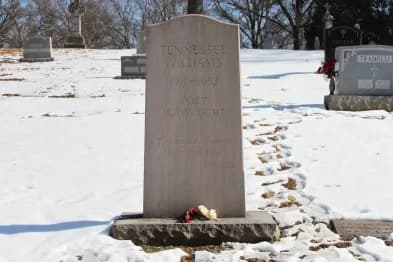 Tennessee Williams - The grave of poet and playwright Tennessee Williams in Calvary Cemetery, St. Louis, Missouri.