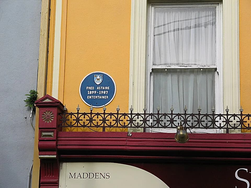 Fred Astaire - This photograph was taken by me on October 23rd, 2006, of the memorial plaque honouring en:Fred Astaire on the wall of Madden's Summerhill Cafe (formerly Madden's pub) on Main Street, L