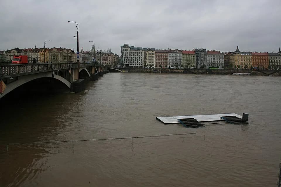 Fred Astaire - Vltava floods in Juny 2013 in Prague, Czech Republic