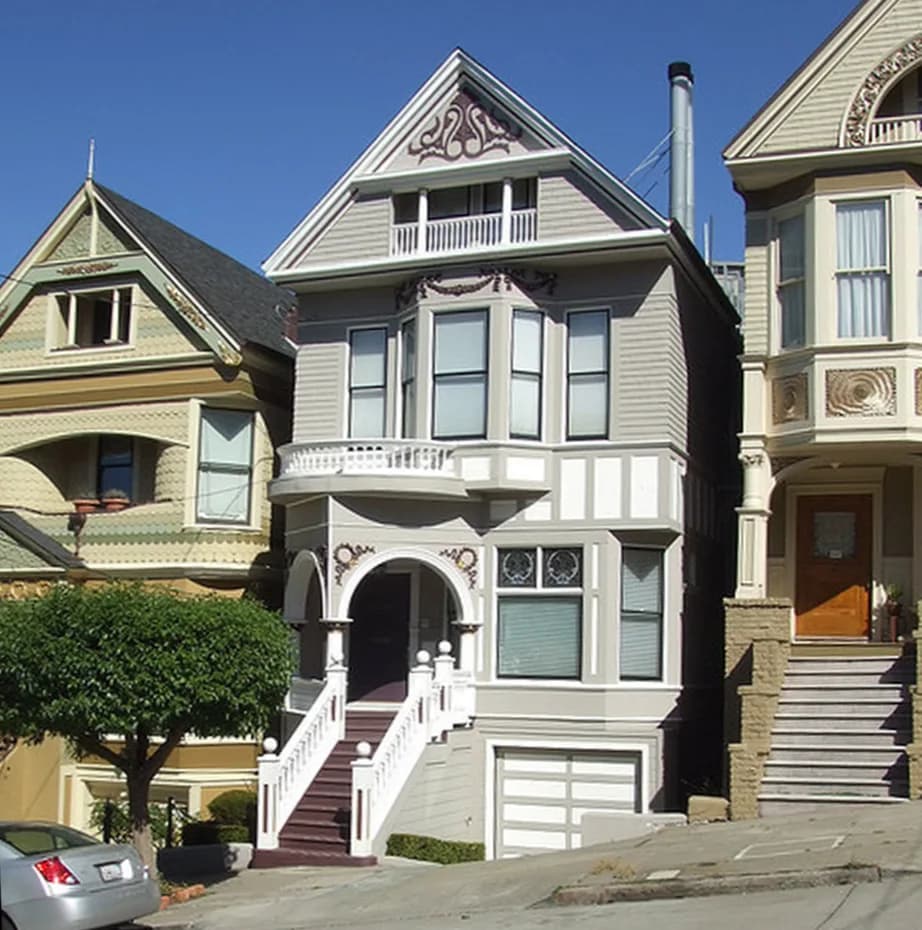 Janis Joplin - This is not Janis Joplin's house in Haight-Ashbury. She lived at 122 Lyon, and this pic is of 112 Lyon.
