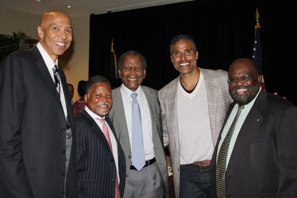 Sidney Poitier - Left to right: Mychal Thompson, a guest, Sidney Poitier, Rick Fox, and another guest at the 2012 Sidney Poitier Recognition Dinner in The Bahamas
