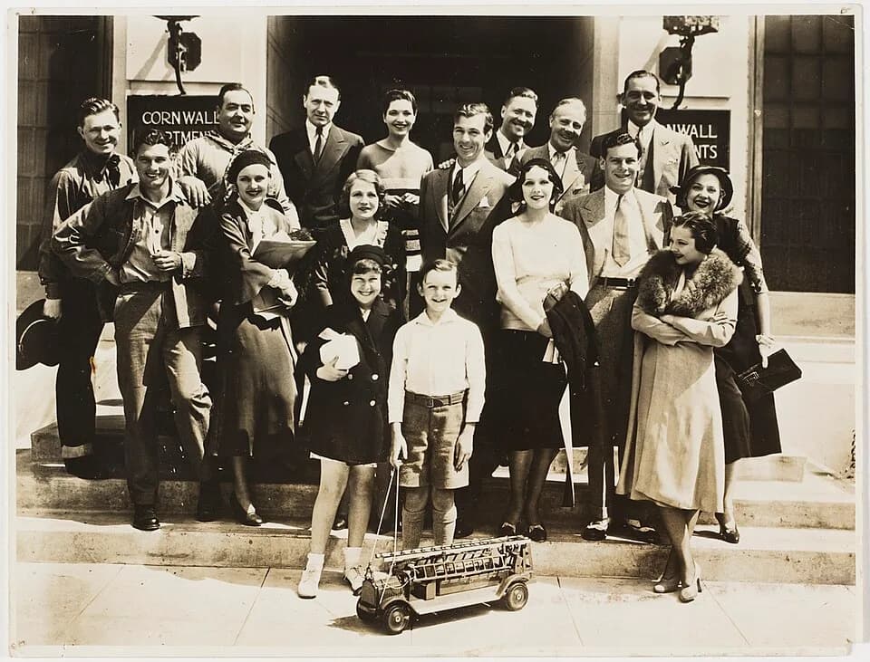 Gary Cooper - Stuart Erwin, Eugene Pallette, Clive Brook, Kay Francis, Garry Cooper [i.e. Gary Cooper, film star], Jack Oakie, "Skeets" Gallagher, William Boyde, Richard Arlen, Carole Lombard, Wynne G