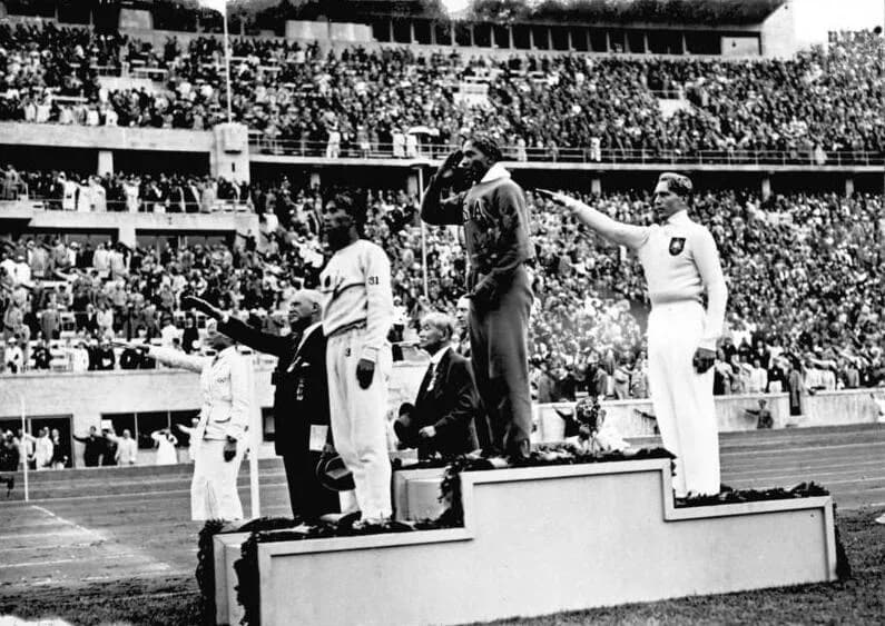 Jesse Owens - For documentary purposes the German Federal Archive often retained the original image captions, which may be erroneous, biased, obsolete or politically extreme. Sommerolympiade, Siegereh