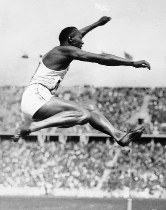 Jesse Owens - For documentary purposes the German Federal Archive often retained the original image captions, which may be erroneous, biased, obsolete or politically extreme. Berlin, Olympiade, Jesse