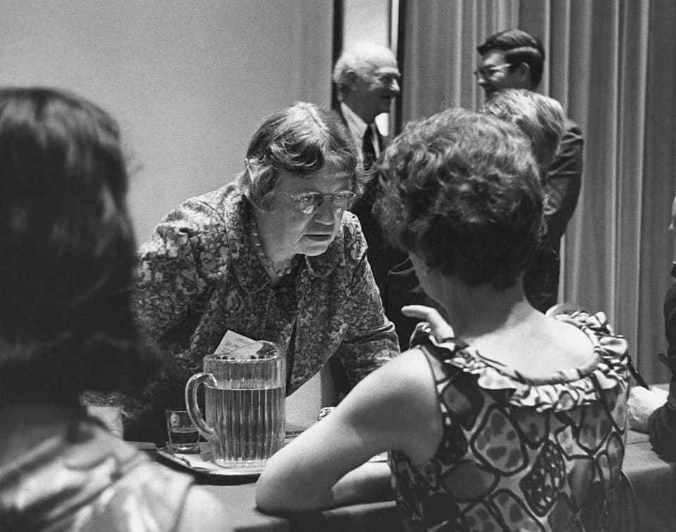 Margaret Mead - Creator: Siegel, Stephen
Subject: Mead, Margaret
Pauling, Linus 1901-1994
New York Academy of Sciences
Type: Black-and-white photographs
Date: 1968
6/21/1968
Topic: A