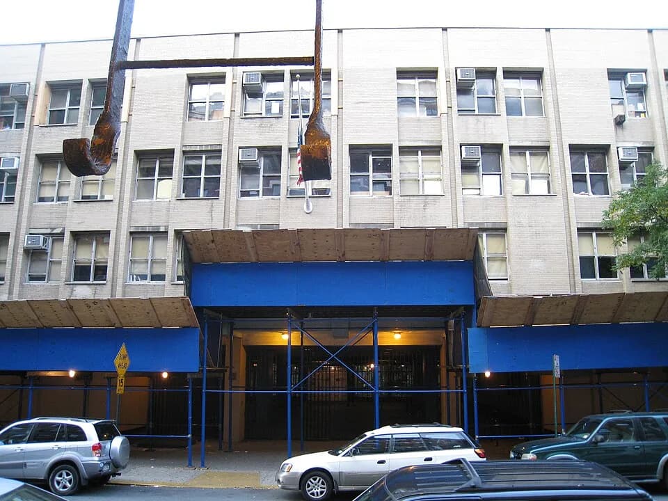 O. Henry - This photo is of Wikis Take Manhattan goal code E1, New York City Museum School.