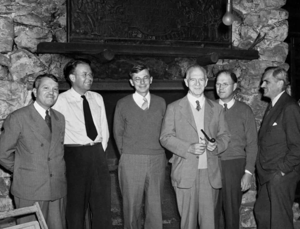 Ernest Lawrence - S1 Committee 1942.jpg