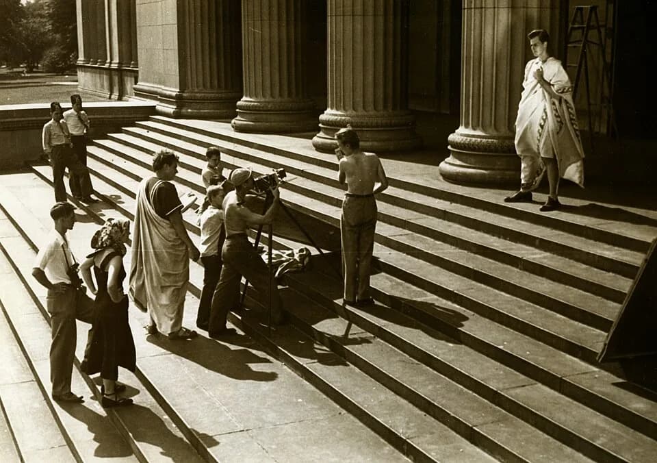 Charlton Heston - Production scene from the play Julius Caesar. 1950. The location is Chicago's Museum of Science & Industry.
Other images by this contributor - http://en.wikipedia.org/wiki/User