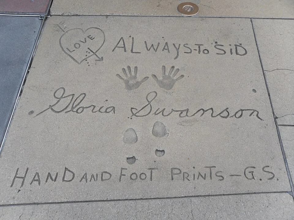 Gloria Swanson - Gloria Swanson's signature at Grauman's Chinese Theatre