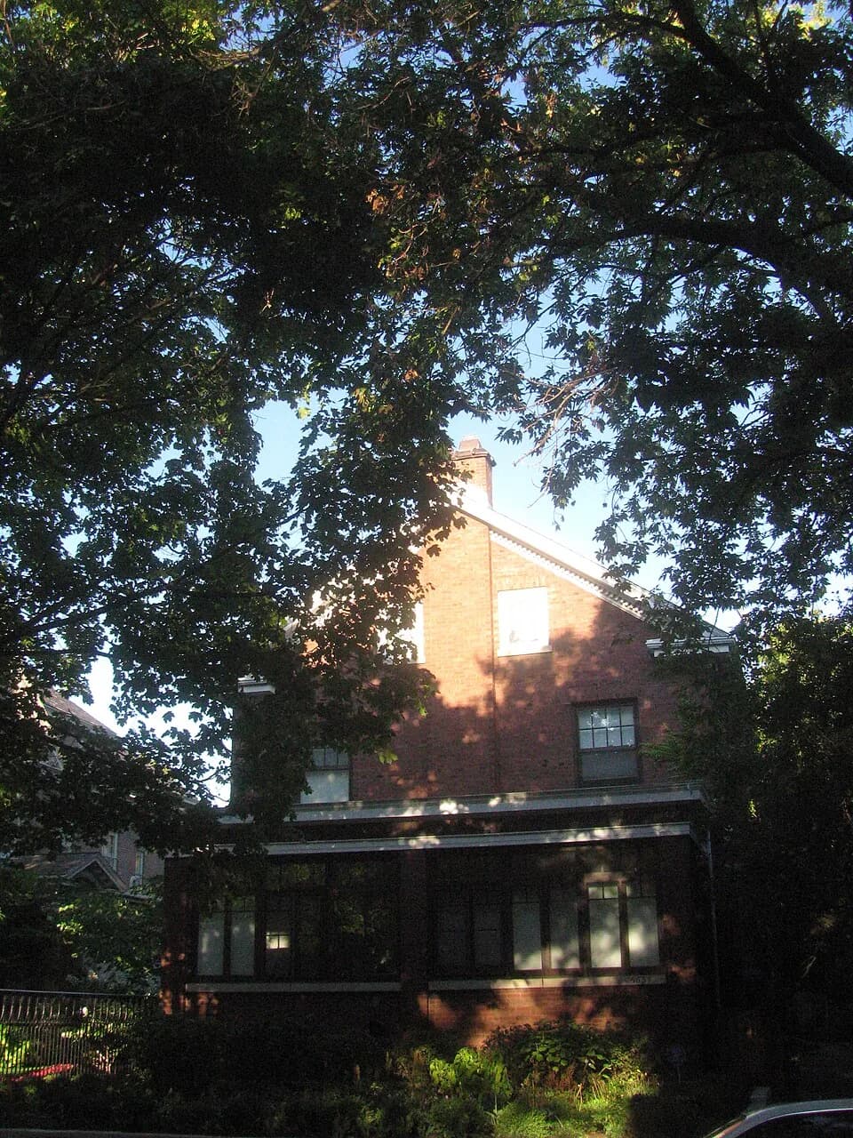 Arthur Holly Compton - Arthur H. Compton House
