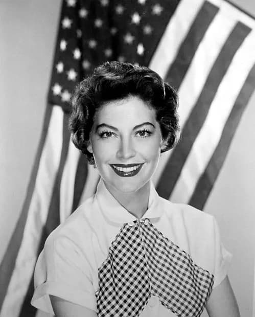 Ava Gardner - Promotional photograph of actor Ava Gardner