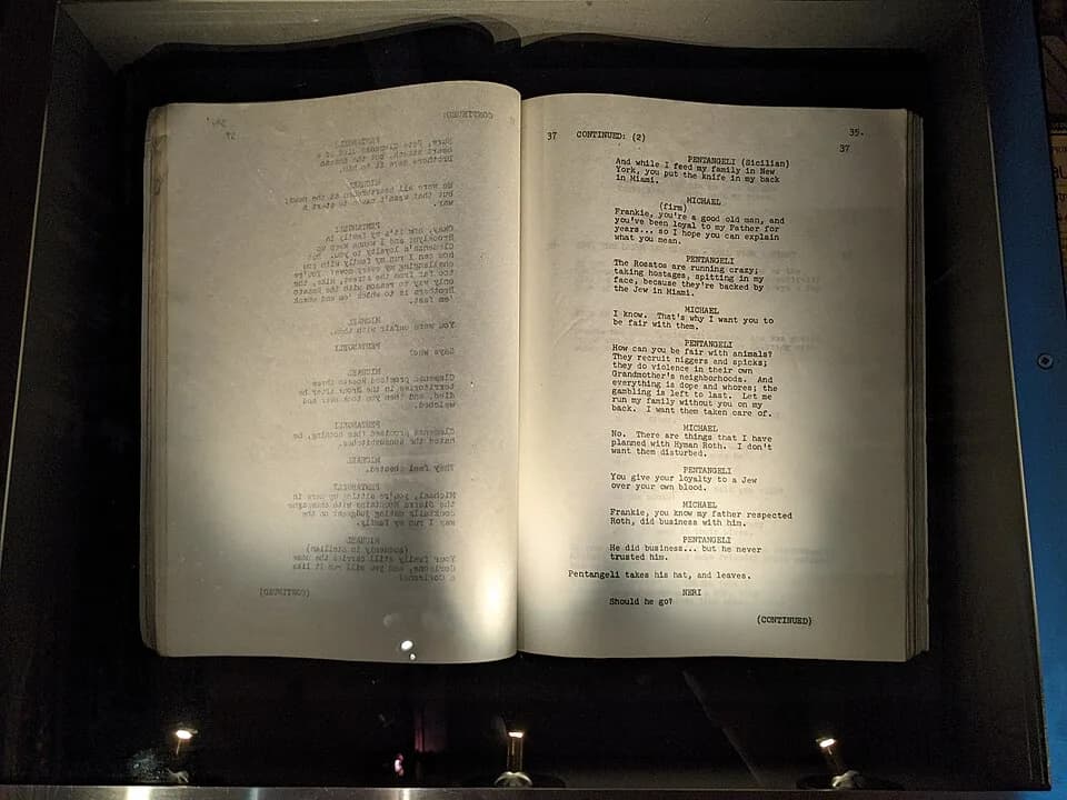 Mario Puzo - Script of The Godfather Part II (1974) by Francis Ford Coppola and Mario Puzo (based on Mario Puzo's novel The Godfather), winners of the Academy Award for Best Adapted Screenplay.
Museo 