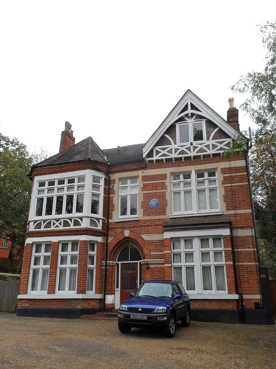 Raymond Chandler - Blue plaque erected by English Heritage at 110 Auckland Road, London SE19 2BY 7th October 2014