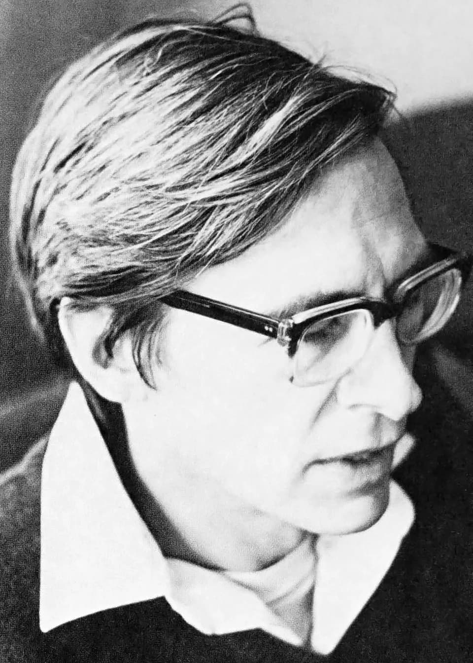 John Rawls - Photo portrait of American moral and political philosopher John Rawls in 1971.