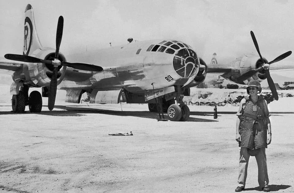 Luis Walter Alvarez - Luis W. Alvarez in front of B-29 "The Great Artiste"