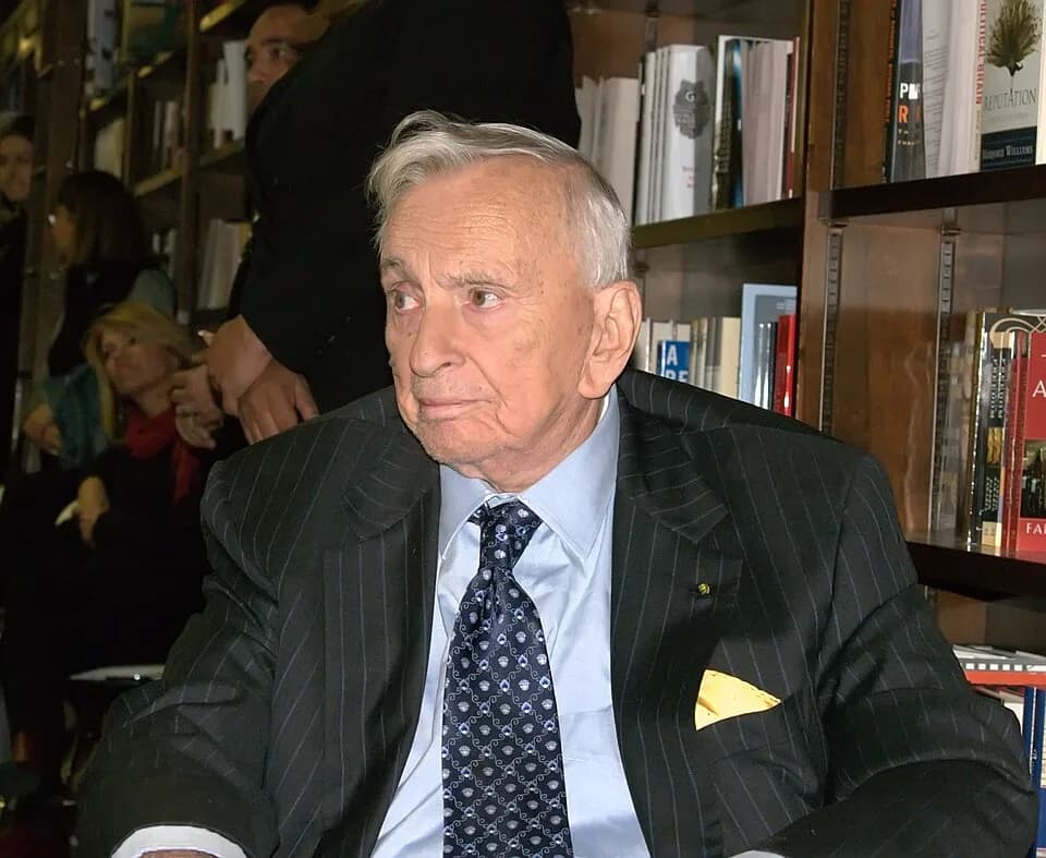 Gore Vidal - Gore Vidal at the Union Square Barnes &amp; Noble to be interviewed by Leonard Lopate to discuss his life and his photographic memoir, Gore Vidal: Snapshots in History's Glare.