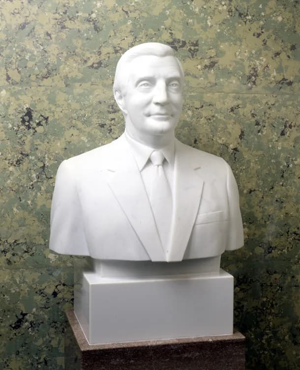 Walter Mondale - Bust of United States Vice President Walter F. Mondale