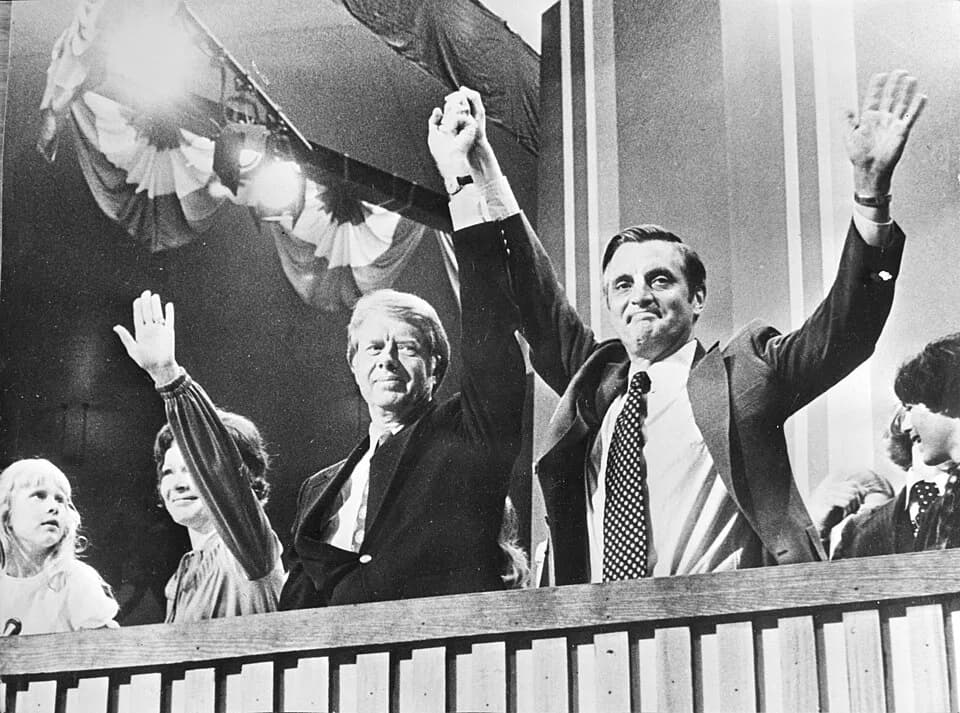 Walter Mondale - Collectie / Archief : Fotocollectie Anefo
Reportage / Serie : [ onbekend ]
Beschrijving : Verkiezingscampagnes in Verenigde Staten begonnen, democratisch kandidaat Jimmy Carter en rec