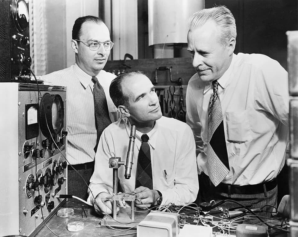 Walter Houser Brattain - Photo of (from left) John Bardeen, William Shockley and Walter Brattain, the inventors of the transistor, 1948. This is one of a series of publicity photos produced by Bell La