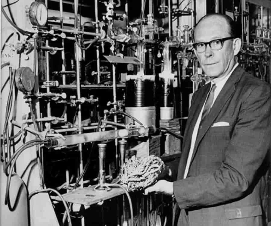 Willard Libby - Portrait of Willard Frank Libby, winner of 1960 Nobel Prize in Chemistry, in the laboratory