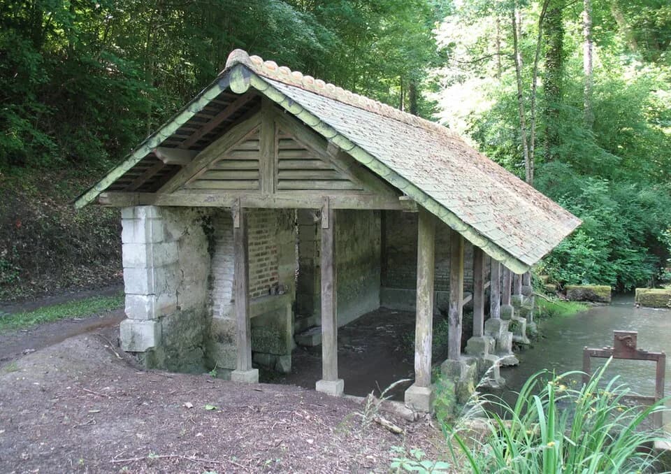 Wallis Simpson - Lavoir du Château de Candé comportant une cheminée, Monts, Indre-et-Loire, France