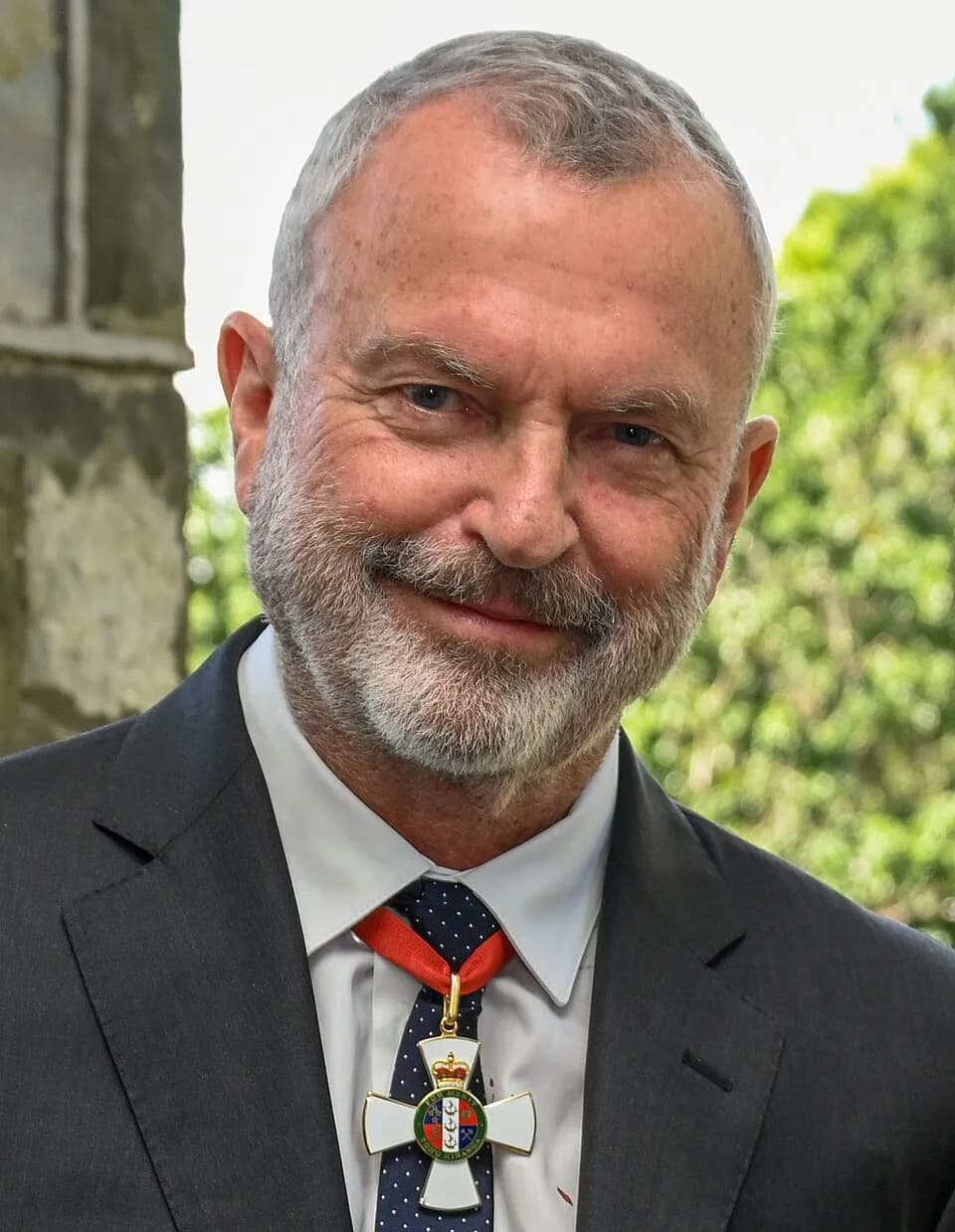 Sam Neill - Sir Sam Neill, with Governor General of NZ, Dame Cindy Kiro, at Government House in Wellington, NZ on 11th October, 2022 after his investiture as a  knight in recognition of his "outstandi