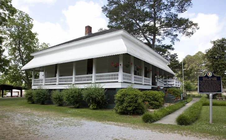 Hank Williams - Boyhood home of Hank Williams in Georgiana, Alabama