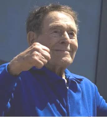 Jack LaLanne - Jack LaLanne receives a Lifetime Achievement Award on September 3, 2007 during a ceremony at Muscle Beach in Venice Beach, California.