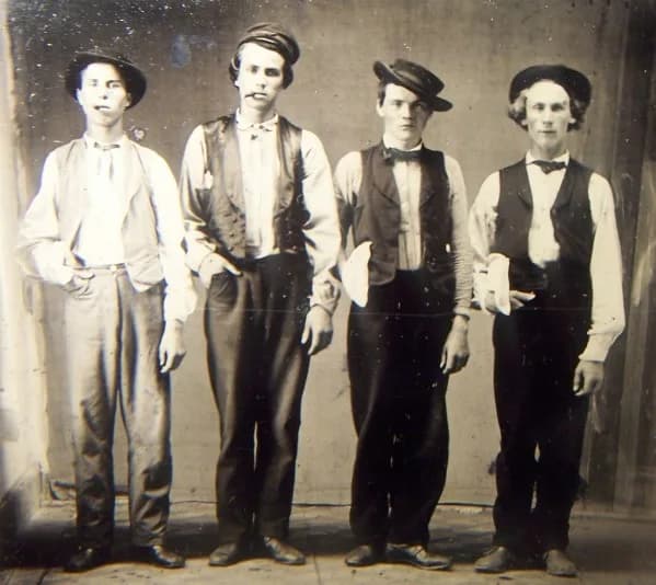 Billy the Kid - Billy le Kid, Doc Holliday, Jesse James et Charlie Bowdre, à Las Vegas en 1879