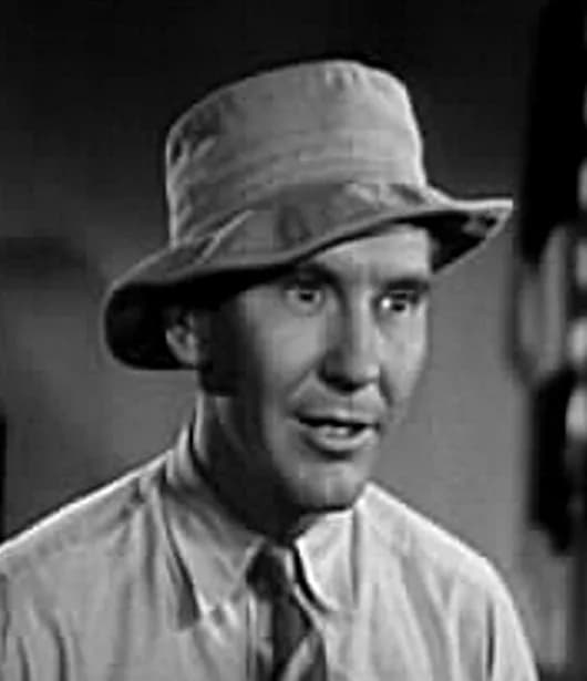 Burgess Meredith - Cropped movie screenshot of Burgess Meredith in Second Chorus