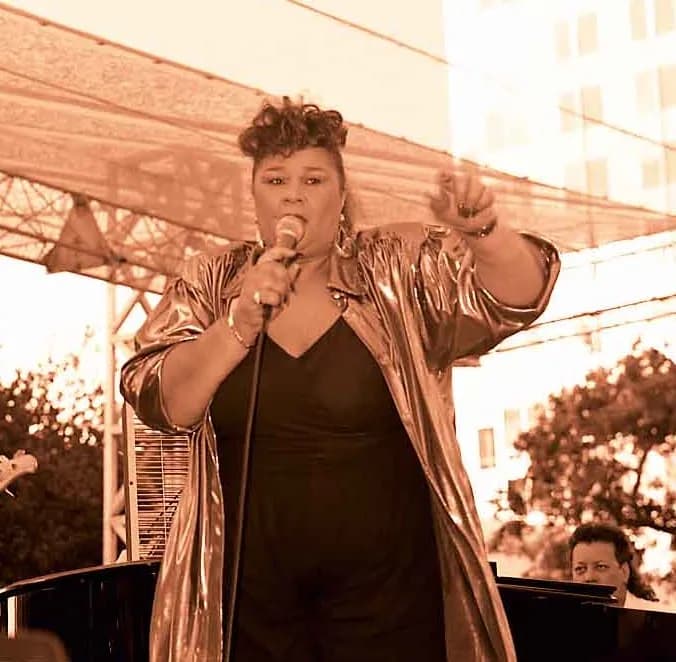 Etta James - Etta James, 2000 Music in the Park San Jose California