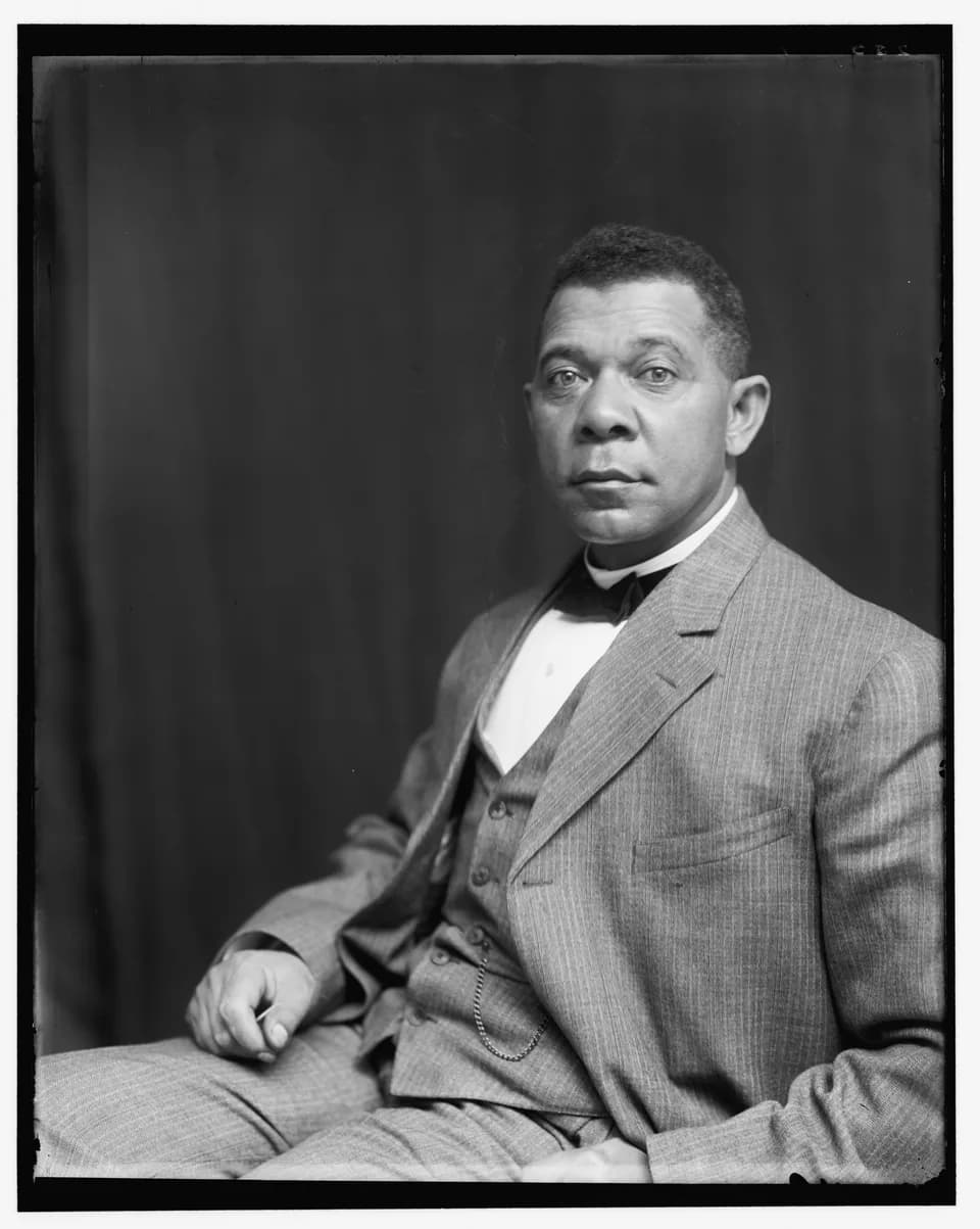 Booker T. Washington - Booker T Washington by Frances B Johnston, c1895.png