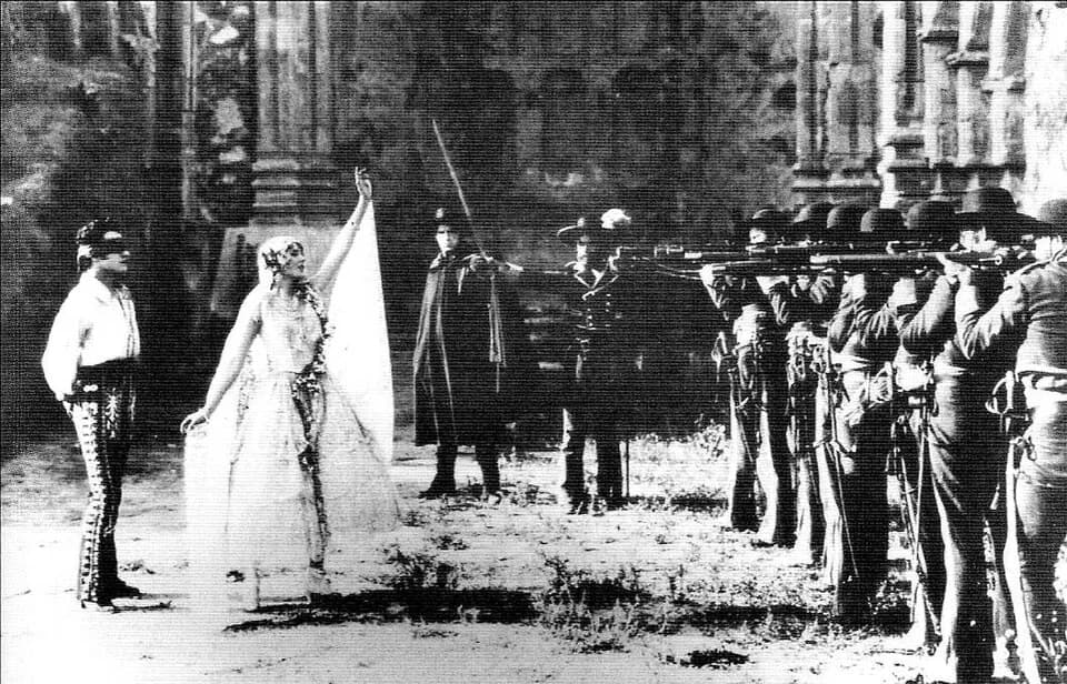 Mary Astor - Screenshot of Mary Astor and Gilbert Roland in George Fitzmaurice's 1927 film Rose of the Golden West, shot on location at Mission San Juan Capistrano