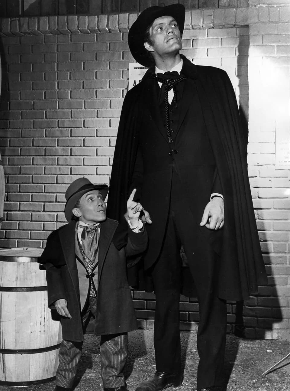 Richard Kiel - Photo of Michael Dunn as Dr. Loveless and Richard Kiel as Voltaire from the television program The Wild Wild West.