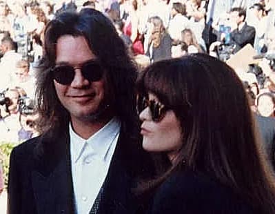 Eddie Van Halen - Eddie Van Halen and Valerie Bertinelli on the red carpet at the Emmy Awards 1993.