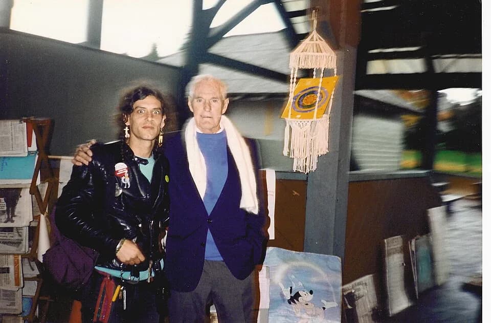Timothy Leary - Seattle activist Vivian McPeak and countercultural icon Timothy Leary at PeaceWorks Park vigil, an anti-war protest action that occurred in Gas Works Park, Seattle, Washington, U.S. be