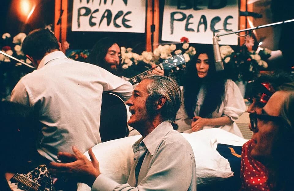 Timothy Leary - Recording "Give Peace a Chance". Left to right: Rosemary Leary (face not visible), Tommy Smothers (with back to camera), John Lennon, Timothy Leary, Yoko Ono, Judy Marcioni and Paul Wi