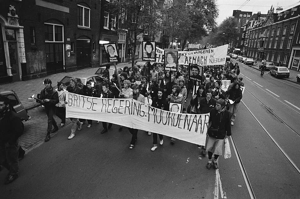 Bobby Sands - Collectie / Archief : Fotocollectie Anefo
Reportage / Serie : [ onbekend ]
Beschrijving : Demonstratie in Amsterdam i.v.m. overlijden van IRA-activist Bobby Sands , beeld van de demonstr
