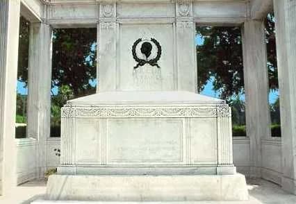 Douglas Fairbanks - Douglas Fairbanks Sr. and Douglas Fairbanks Jr. crypt and reflecting pool, closeup.