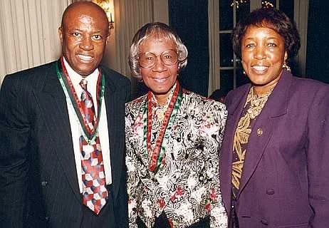 Shirley Chisholm - Congressman Edlophus Towns (left) and his wife, Gwen Towns (right) pose with former Congresswoman and Brooklyn native, en:Shirley Chisholm (center)
