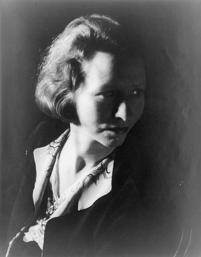 Edna St. Vincent Millay - en:Edna St. Vincent Millay (1892-1950)