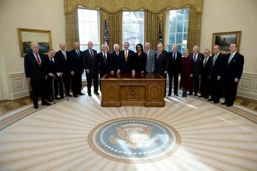 Robert McNamara - President George W. Bush poses for a photo Thursday, Jan. 5, 2006 in the Oval Office with former Secretaries of State and Secretaries of Defense from both Republican and Democratic a