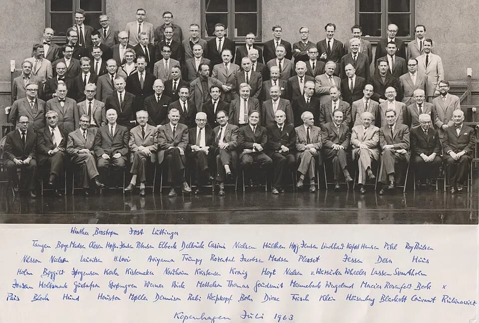 John Archibald Wheeler - Commemoration Meeting for Niels Bohr, en:Niels Bohr Institute, Copenhagen, July 8-13, 1963 - physicists (including some Nobel Prize winner), with original annotations by Fried