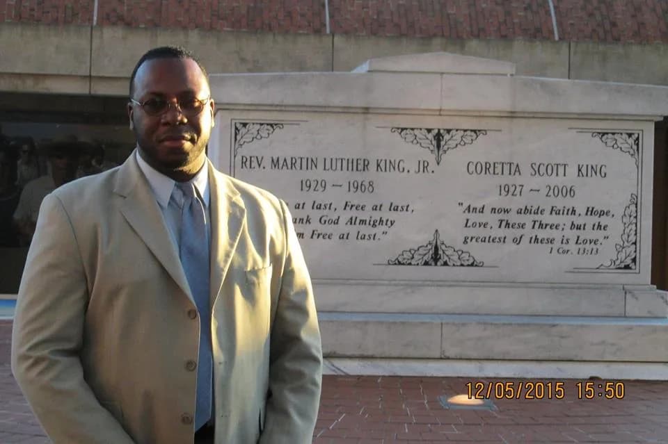 Coretta Scott King - Greer at the Tomb of Dr.Martin Luther King Jr.