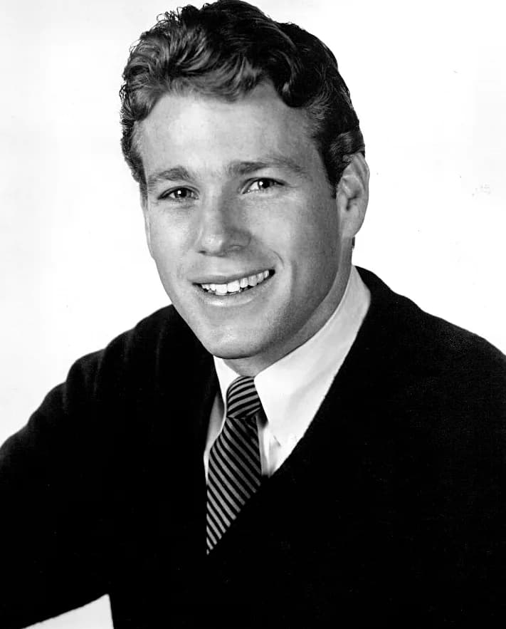 Ryan O'Neal - Publicity photo of Ryan O'Neal.