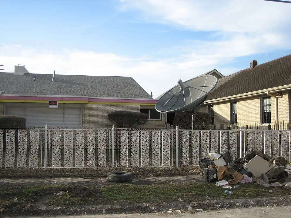 Fats Domino - New Orleans after Hurricane Katrina: Formerly flooded Fats Domino office and home complex Lower 9th Ward

Photo by Infrogmation