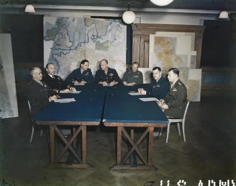 Omar Bradley - Meeting of the Supreme Command, Allied Expeditionary Force, London, 1 February 1944
Left to right:

Lieutenant General Omar Bradley, Commander in Chief 1st US Army
Admiral Sir Bertram H