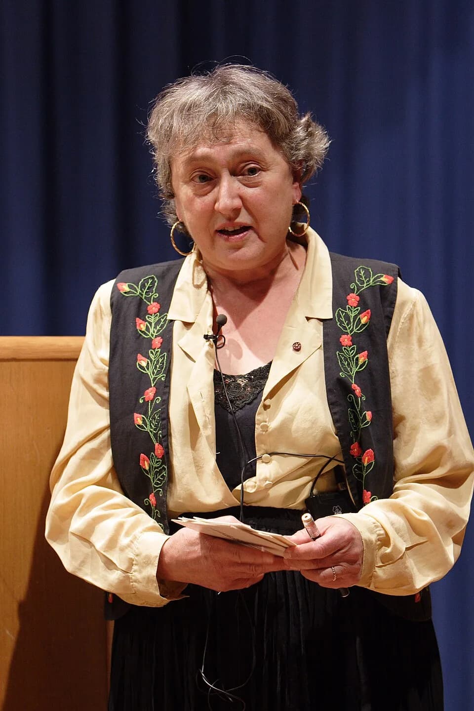 Lynn Margulis - Lynn Margulis giving the inaugural lecture Training Course in Science News, "Science in contemporary culture. The example of live sands."